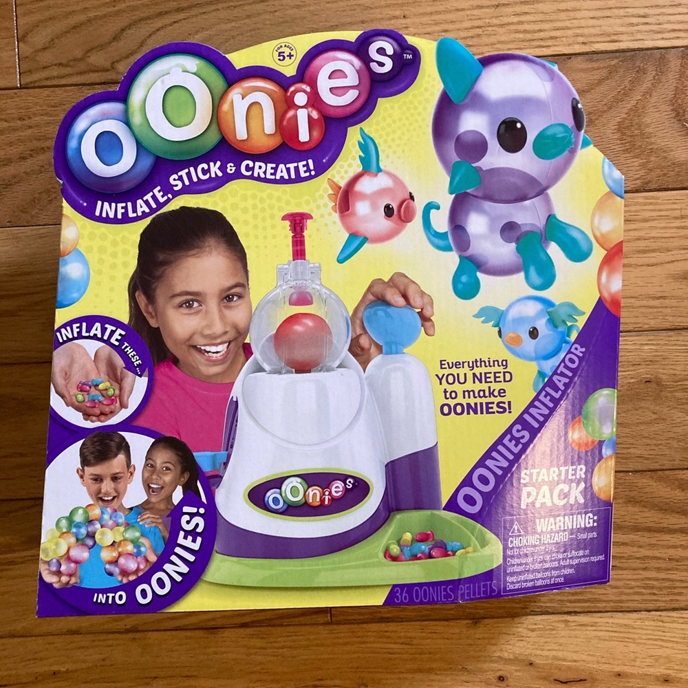 Oonies Inflator Starter Pack w/2-Pack Additional Accessories